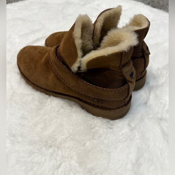 UGG McKay Boot - Picture 3 of 9